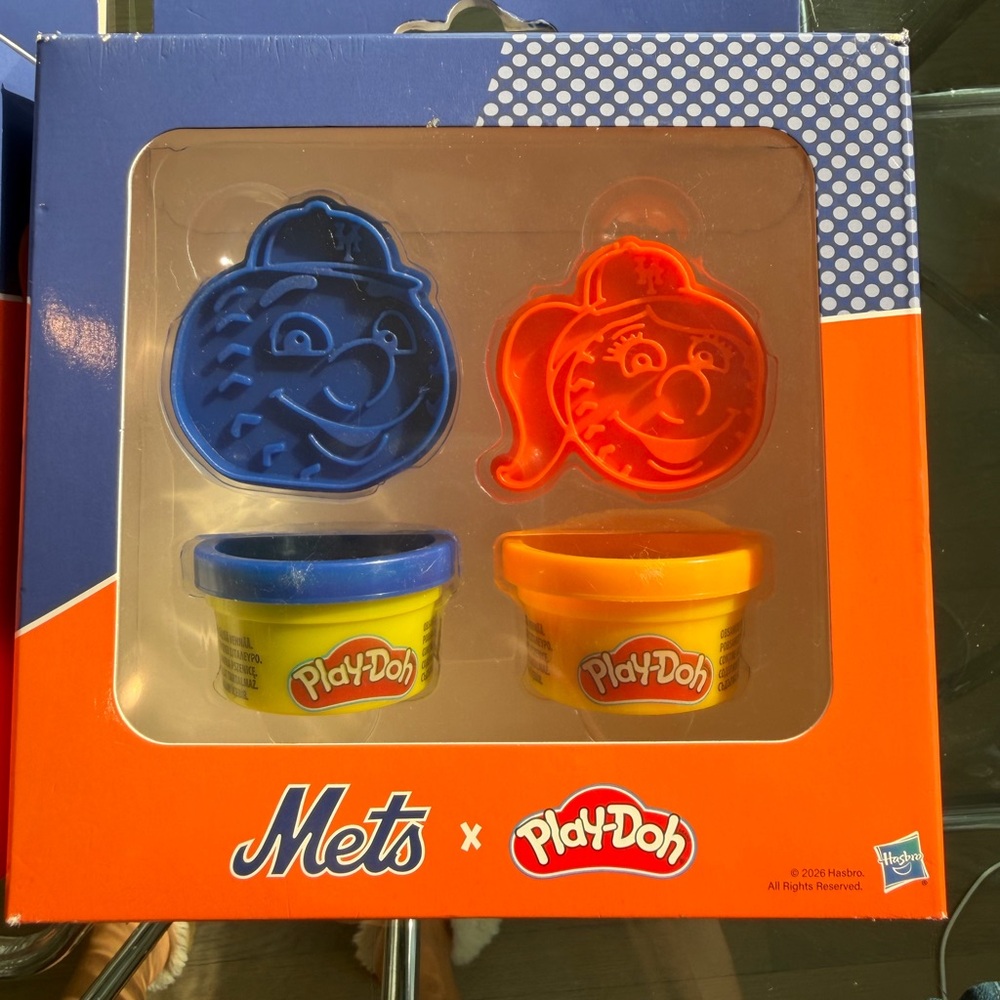 2026 Mr. & Mrs. Met Play-Doh Set